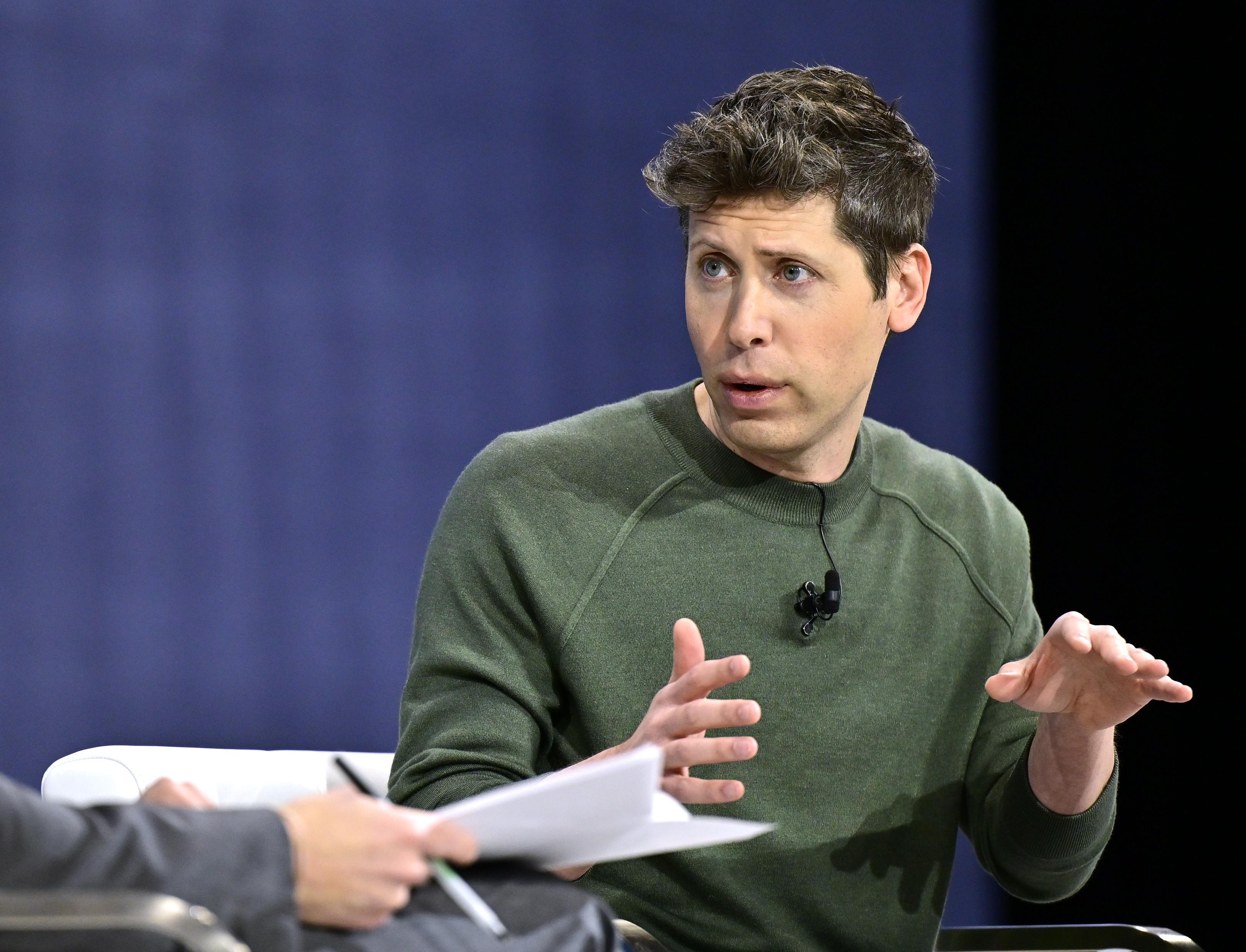 Giám đốc điều hành OpenAI Sam Altman cho biết công ty đã 'hết GPU'